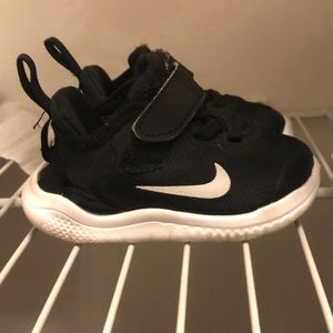 5c toddler Nike shoes
